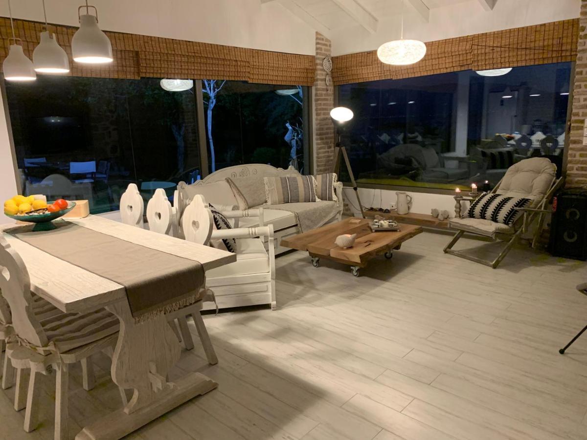 Klovino Beach House Douvia Eksteriør bilde